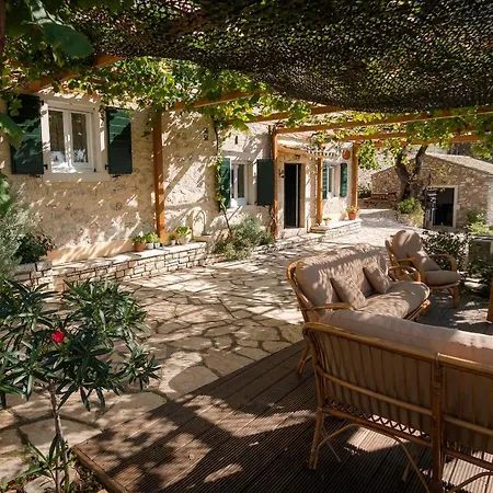 Villa Castelli *